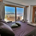 Appartement 2 Chambres Et Studio Independant Avec Vue Sur Mer